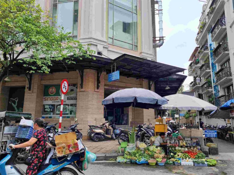 Chợ Hàng Da ế ẩm, nhiều chủ cửa hàng "dứt áo ra đi" Chợ Hàng Da ế ẩm, nhiều chủ cửa hàng "dứt áo ra đi"