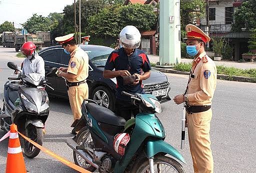 Phí trông giữ phương tiện vi phạm giao thông được quy định thế nào?