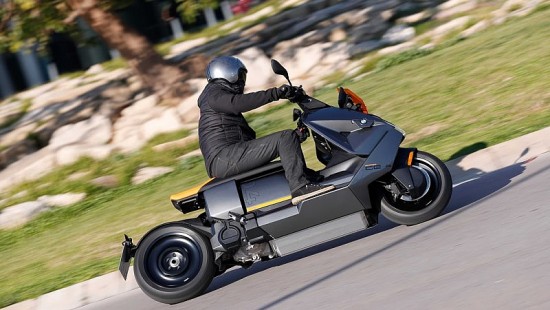 xe may dien bmw ce04 dat nhat ve viet nam gia 549 trieu dong