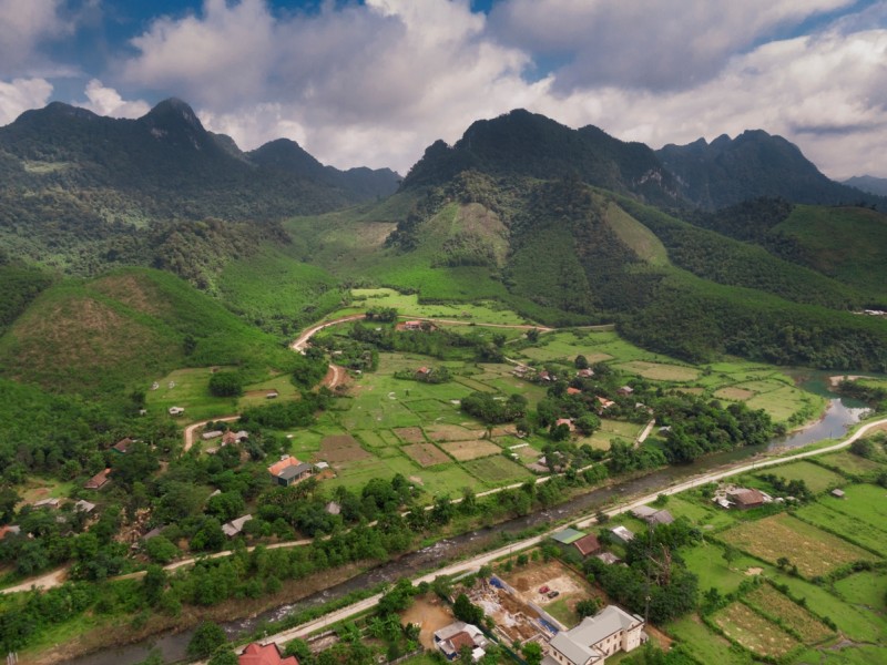Bộ mặt nông thôn, miền núi huyện Minh Hóa đã thực sự đổi thay (Ảnh: T.H)