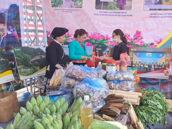 hoa binh to chuc phien cho vung cao nam 2023