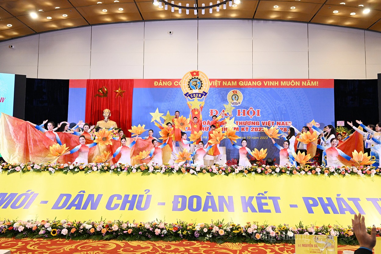 Chùm ảnh: Toàn cảnh Đại hội Công đoàn Công Thương Việt Nam lần thứ IV, nhiệm kỳ 2023 - 2028 Chùm ảnh: Toàn cảnh Đại hội Công đoàn Công Thương Việt Nam lần thứ IV, nhiệm kỳ 2023 - 2028