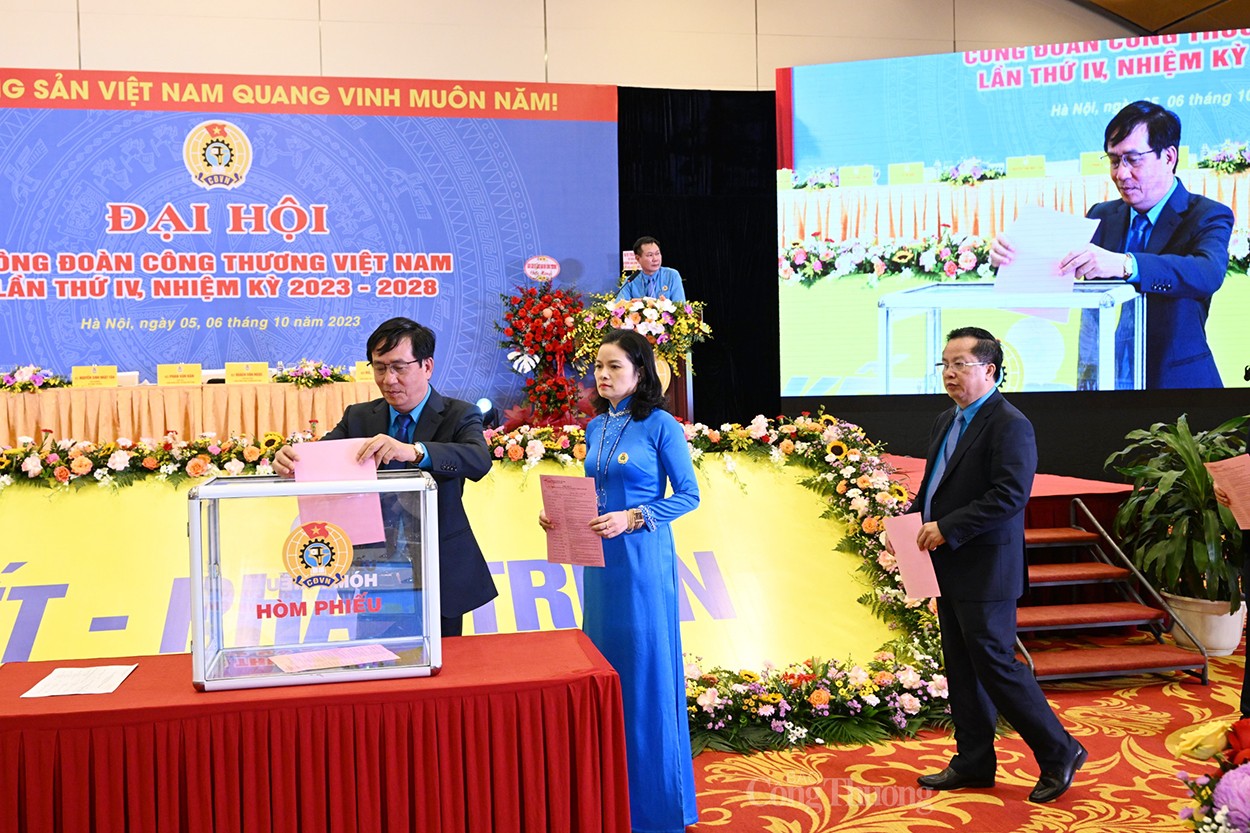 Chùm ảnh: Toàn cảnh Đại hội Công đoàn Công Thương Việt Nam lần thứ IV, nhiệm kỳ 2023 - 2028 Chùm ảnh: Toàn cảnh Đại hội Công đoàn Công Thương Việt Nam lần thứ IV, nhiệm kỳ 2023 - 2028
