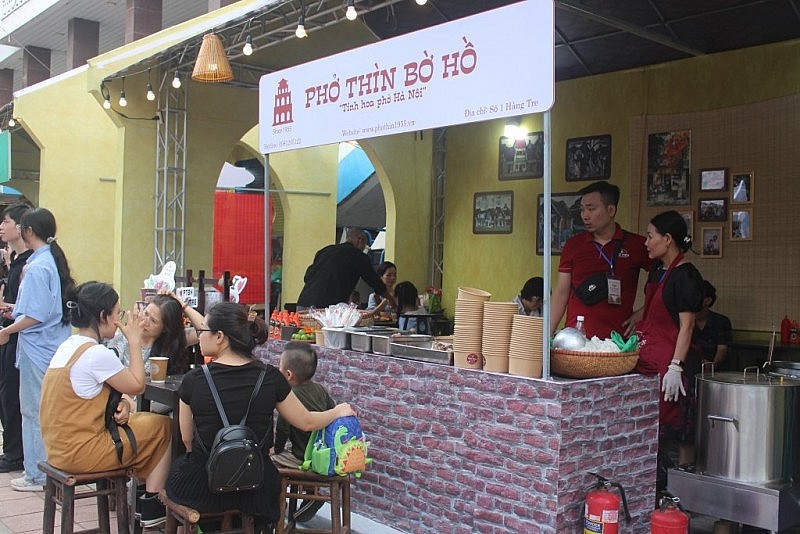 Festival Thu Hà Nội 2023 nhận giải thưởng “Việc làm - Vì tình yêu Hà Nội”