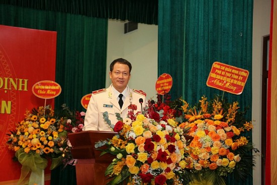 thieu tuong vu hong van duoc bau vao uy ban kiem tra trung uong