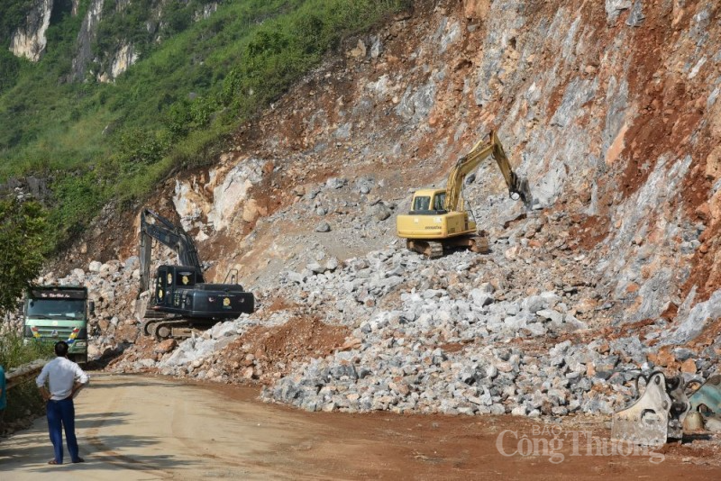 Ngày 12/10, Uỷ ban Thường vụ Quốc hội giám sát việc thực hiện chính sách, phát luật về phát triển năng lượng