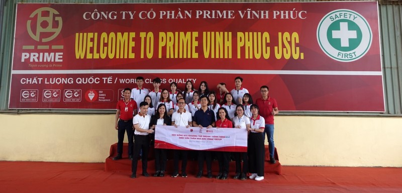 Các bạn sinh viên nhận học bổng tham gia buổi tập huấn về ESG tại Prime Vĩnh Phúc