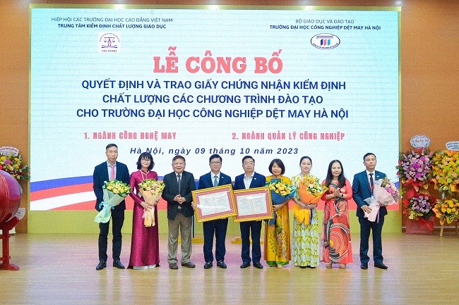 Đại học Công nghiệp Dệt may Hà Nội: Hoàn thành kiểm định chất lượng đào tạo 2 chương trình