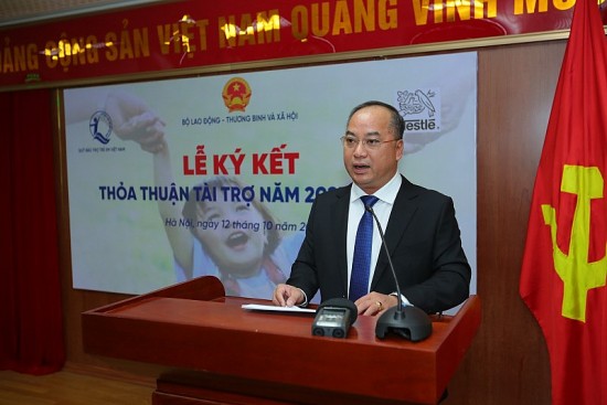 ho tro hon 55 ty dong san pham dinh duong cho tre em co hoan canh dac biet kho khan