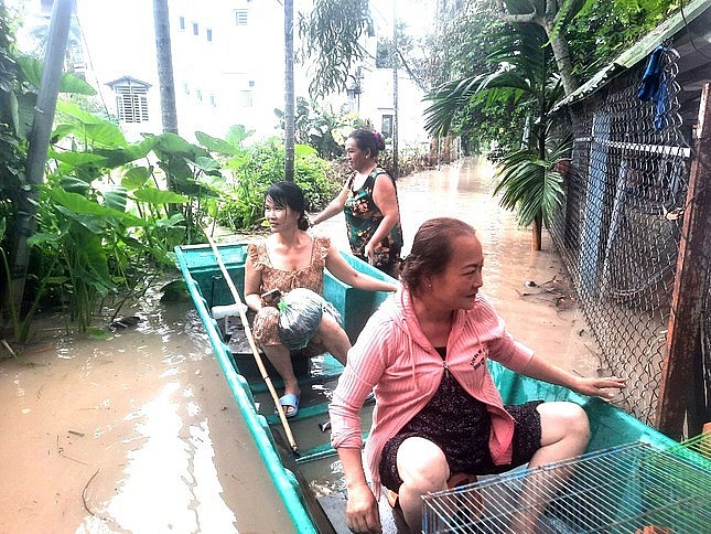 Người dân các tỉnh miền Trung lo phải sống chung với lũ nhiều ngày