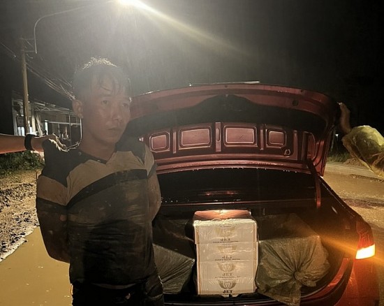 ban tin chong buon lau 1710 long an bat giu 8700 goi thuoc la nhap lau tieu hu y 4 tan thuoc shisa