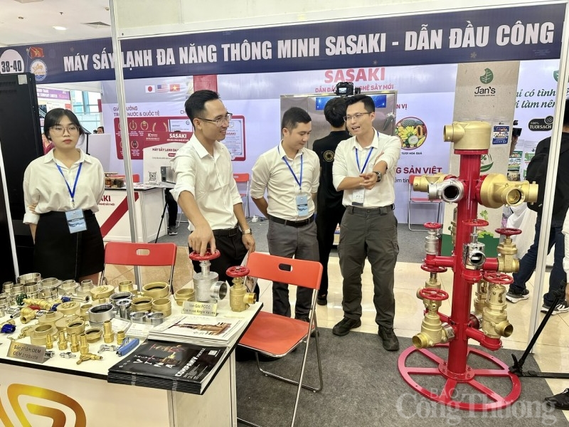 Hà Nội luôn “sát cánh” cùng doanh nghiệp công nghiệp chủ lực