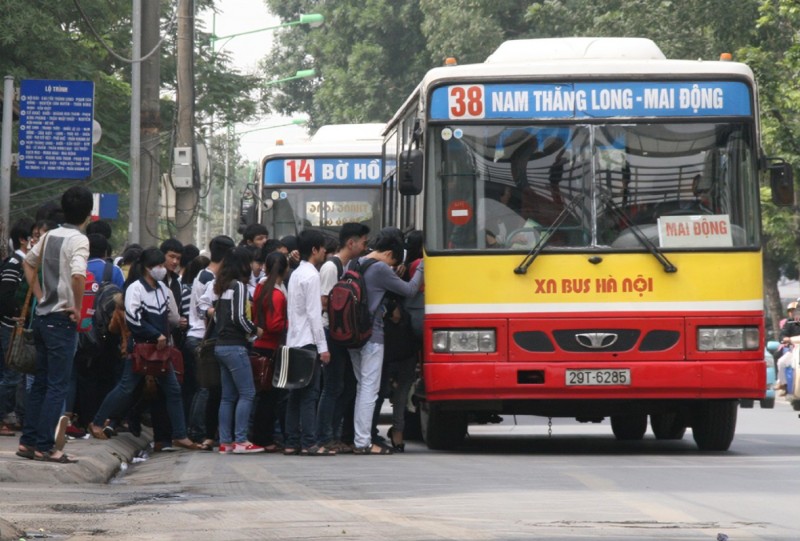 Việc điều chỉnh giá vé xe buýt không tác động lớn đến thu nhập của đa số người dân sử dụng dịch vụ xe buýt