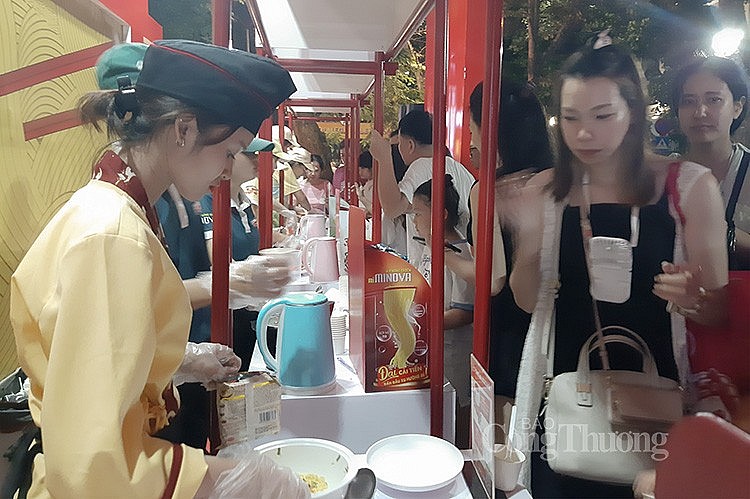 Không gian phố mỳ đến từ nhãn hàng Acecook Không gian phố mỳ đến từ nhãn hàng Acecook