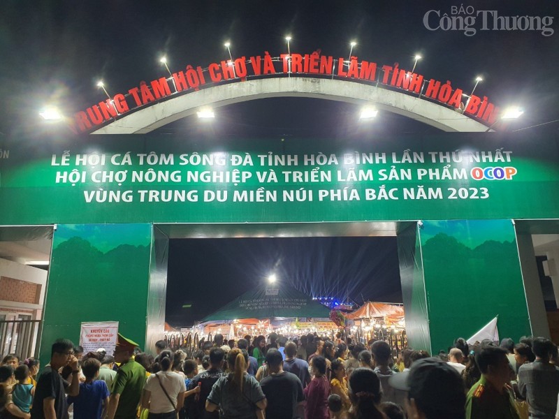 Khai mạc Lễ hội cá tôm sông Đà tỉnh Hòa Bình lần thứ nhất Khai mạc Lễ hội cá tôm sông Đà tỉnh Hòa Bình lần thứ nhất