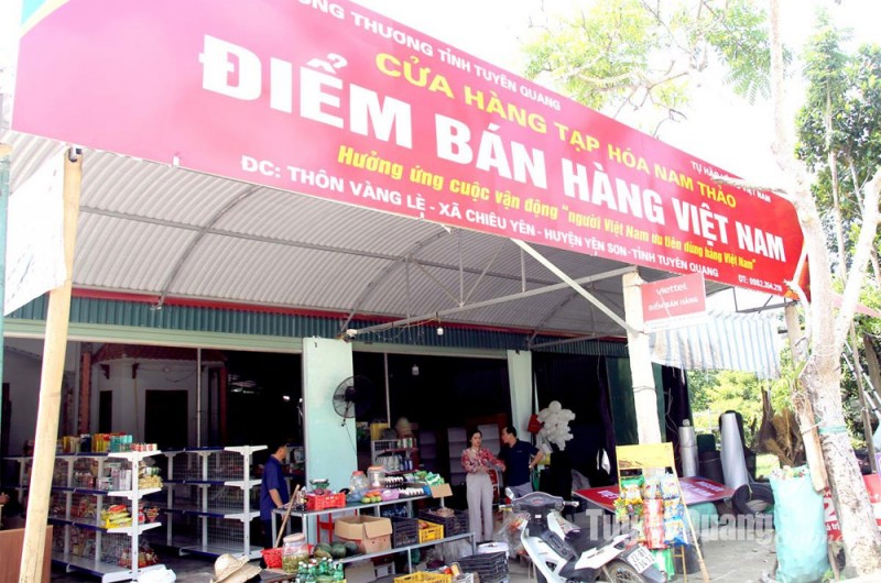 Điểm bán hàng được hỗ trợ làm biển hiệu, kệ trưng bày, quầy thu ngân, tủ kính, bảng niêm yết giá sản phẩm.