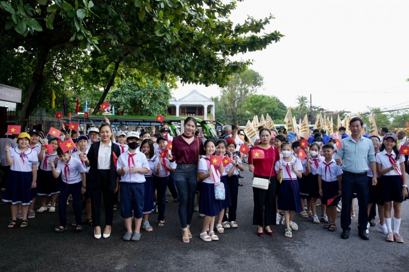 Hội An diễu hành mừng gia nhập mạng lưới các thành phố sáng tạo của UNESCO