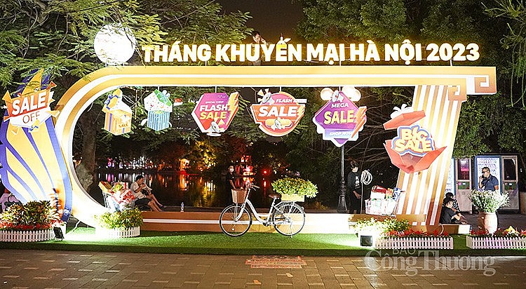 Không gian tiểu cảnh nhìn ra Hồ Hoàn Kiếm 