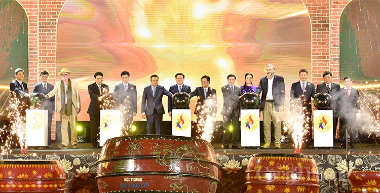 Khai mạc Festival bảo tồn và phát triển làng nghề Việt Nam năm 2023