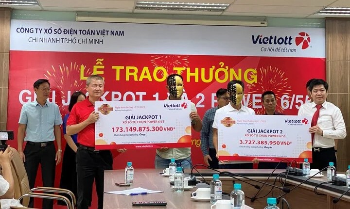 Trúng Vietlott hơn 173 tỷ đồng nhờ tấm vé do máy chọn