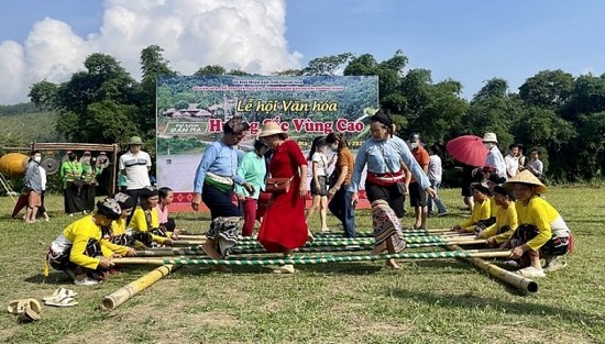 thanh hoa dac sac le hoi van hoa huong sac vung cao cua dong bao cac dan toc
