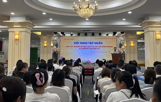 bo cong thuong to chuc dao tao phat trien nguon nhan luc thuong mai dien tu tai cac dia phuong