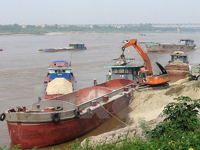 Trúng đấu giá 3 mỏ cát cao bất thường ở Hà Nội, Thủ tướng ra công điện quản lý khai thác