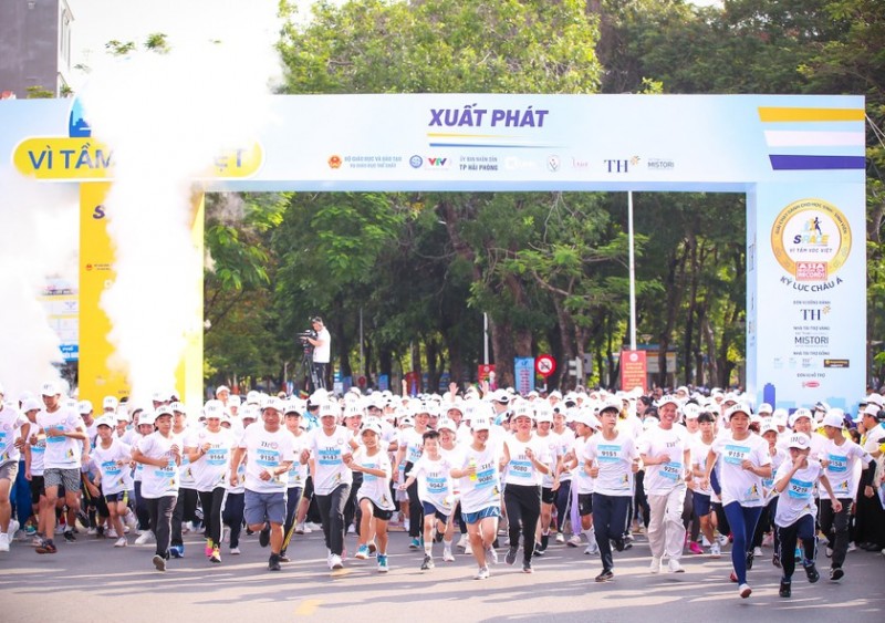 Bí thư Thành ủy Hải Phòng cùng 4.500 vận động viên tham gia Giải chạy S-Race 2023