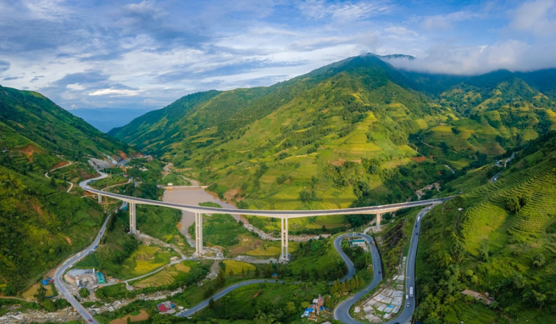 Dịch vụ thu phí tự động ePass góp phần rút ngắn hành trình từ thành phố Lào Cai đến Sa Pa