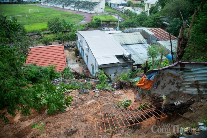 Quảng Nam: Mưa lớn gây sạt lở, làm sập nhà dân ở huyện Đại Lộc