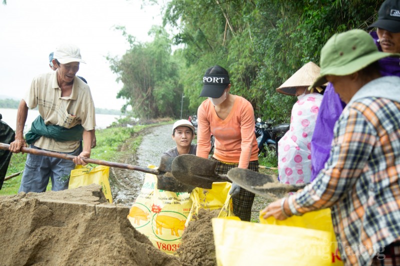 Quảng Nam: Sạt lở bờ sông Vu Gia, nguy cơ cô lập gần 200 hộ dân