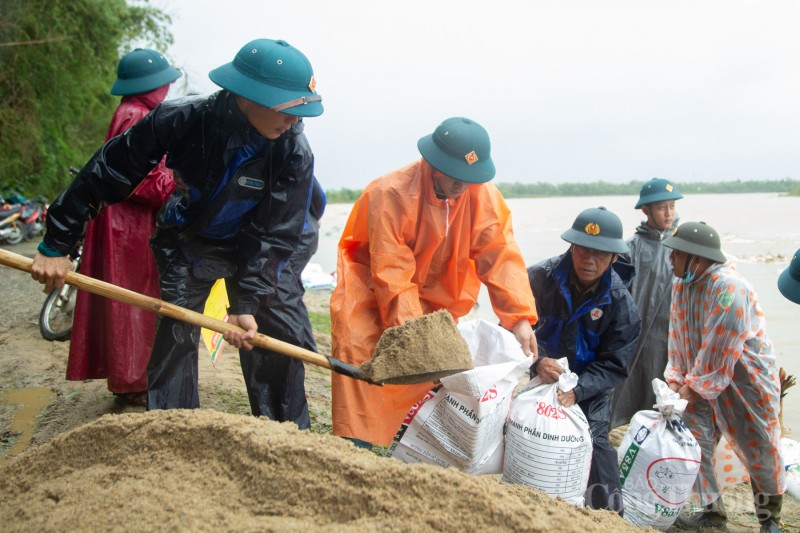 Quảng Nam: Sạt lở bờ sông Vu Gia, nguy cơ cô lập gần 200 hộ dân