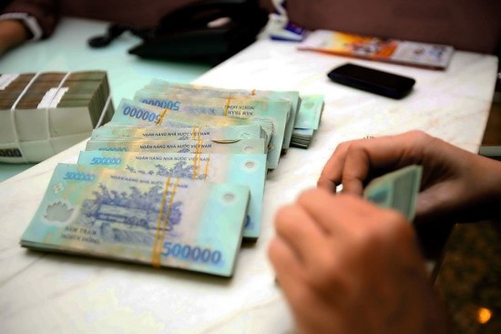 lo thanh khoan ngan hang tiep tuc tang lai suat huy dong