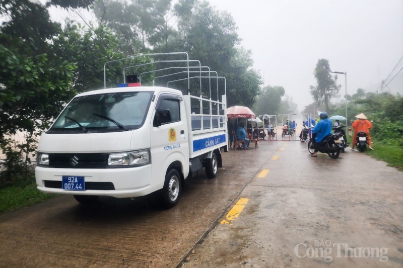 Quảng Nam: Nước sông dâng cao, người dân vùng “rốn lũ” Đại Lộc tất bật chạy lụt