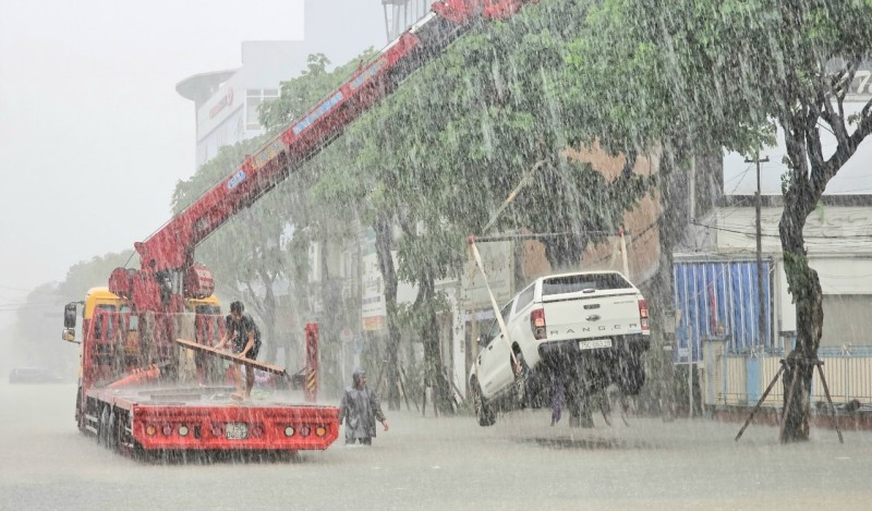 Thừa Thiên Huế: Ngập chìm trong biển nước Thừa Thiên Huế ngập chìm trong biển nước
