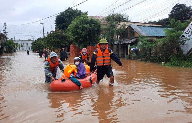 Thời tiết hôm nay 16/11/2023: Miền Bắc có nơi rét dưới 10 độ, Miền Trung tiếp tục mưa lớn