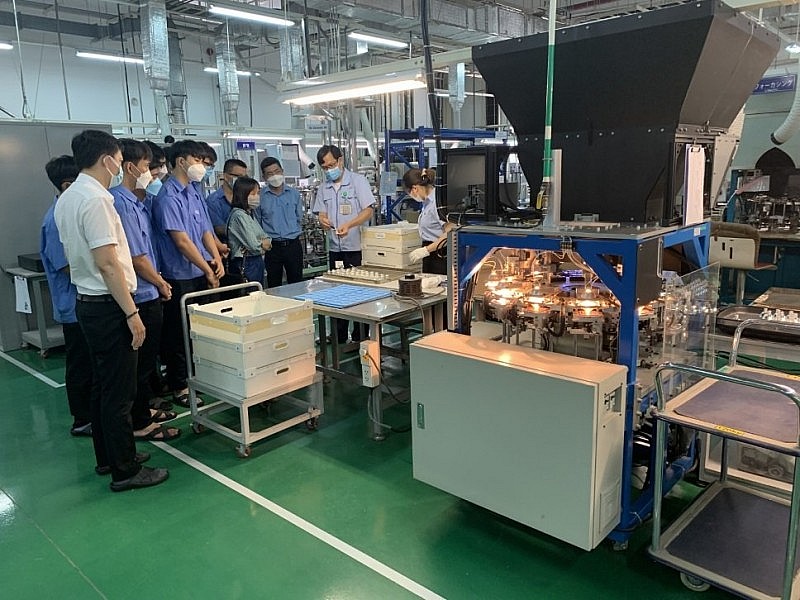 Phát triển nguồn nhân lực ngành công nghiệp: Gắn kết đào tạo với doanh nghiệp