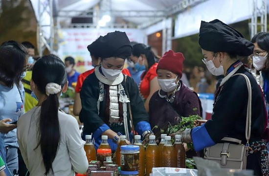 lai chau da dang chinh sach giup tieu thu nong san cho ba con vung dan toc thieu so va mien nui