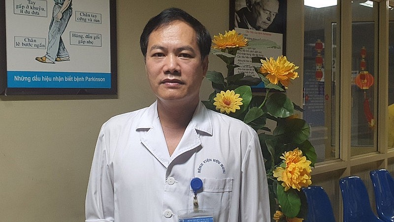 TS.BS. Mai Đức Thảo Trưởng khoa Thần kinh, Bệnh viện Hữu nghị chia sẻ với phóng viên báo Công Thương
