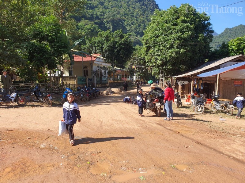 Những thầy cô thương trò, mến trẻ ở vùng cao Đà Bắc