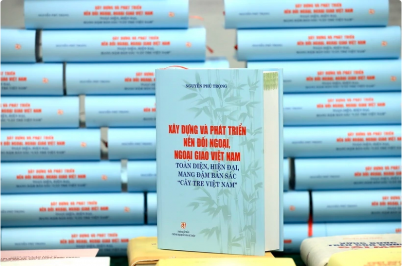 ra mat cuon sach ve ngoai giao viet nam cua tong bi thu nguyen phu trong