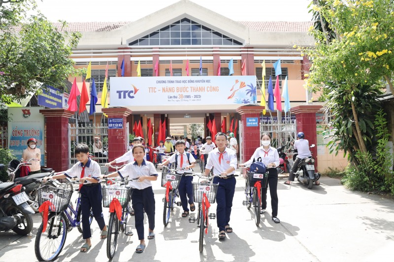 Trao học bổng “TTC - Nâng bước thành công” lần thứ 38 năm 2023