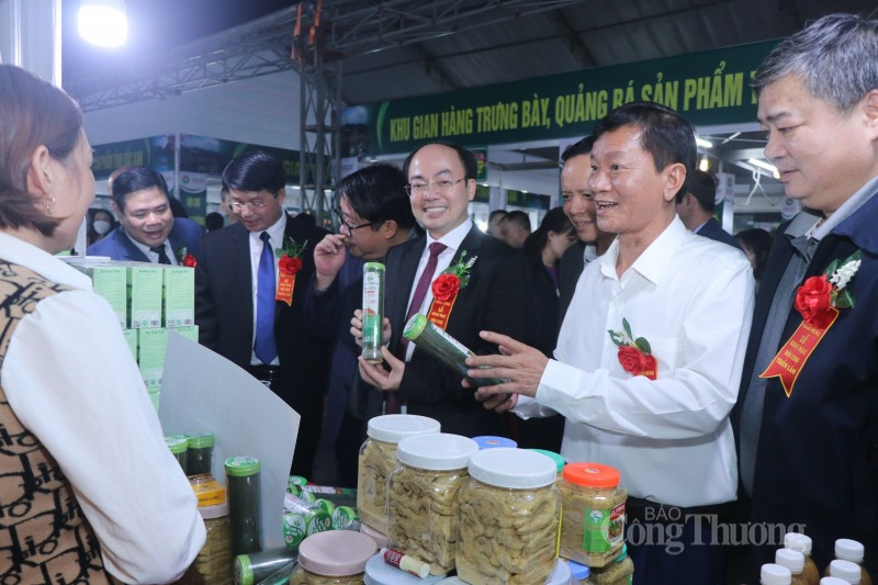 200 gian hàng sản phẩm OCOP, công nghiệp nông thôn của 21 tỉnh quy tụ tại hội chợ khu vực Đông Bắc