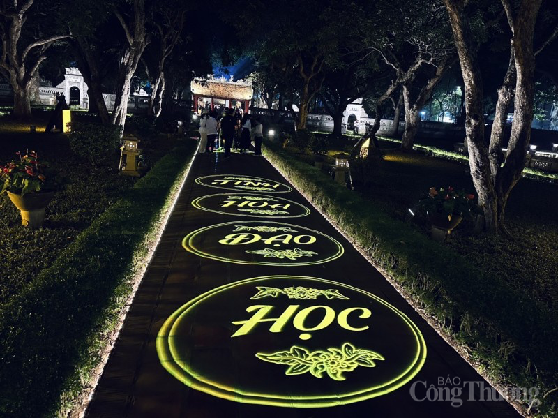 Ấn tượng tour đêm Văn Miếu – Quốc Tử Giám Ấn tượng tour đêm Văn Miếu – Quốc Tử Giám