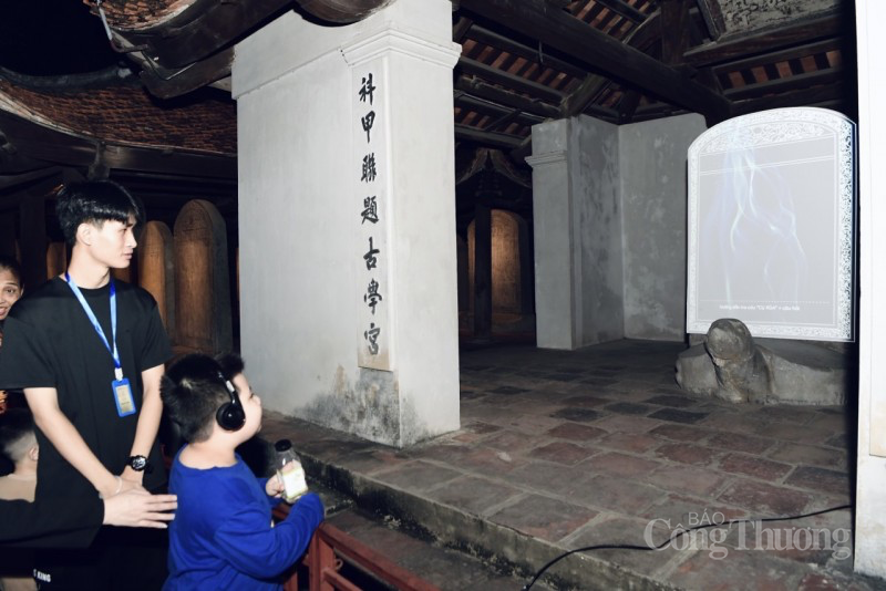 Ấn tượng trong tour đêm Văn Miếu – Quốc Tử Giám Ấn tượng trong tour đêm Văn Miếu – Quốc Tử Giám
