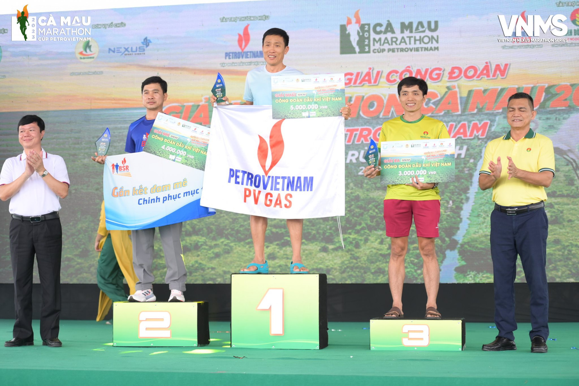 runner-nguyen-huu-thuc-cong-ty-ncsp-hang-nam-chung-cuoc-hang-nhat-cong-doan-dau-khi-cu-ly-nam-10km.jpg