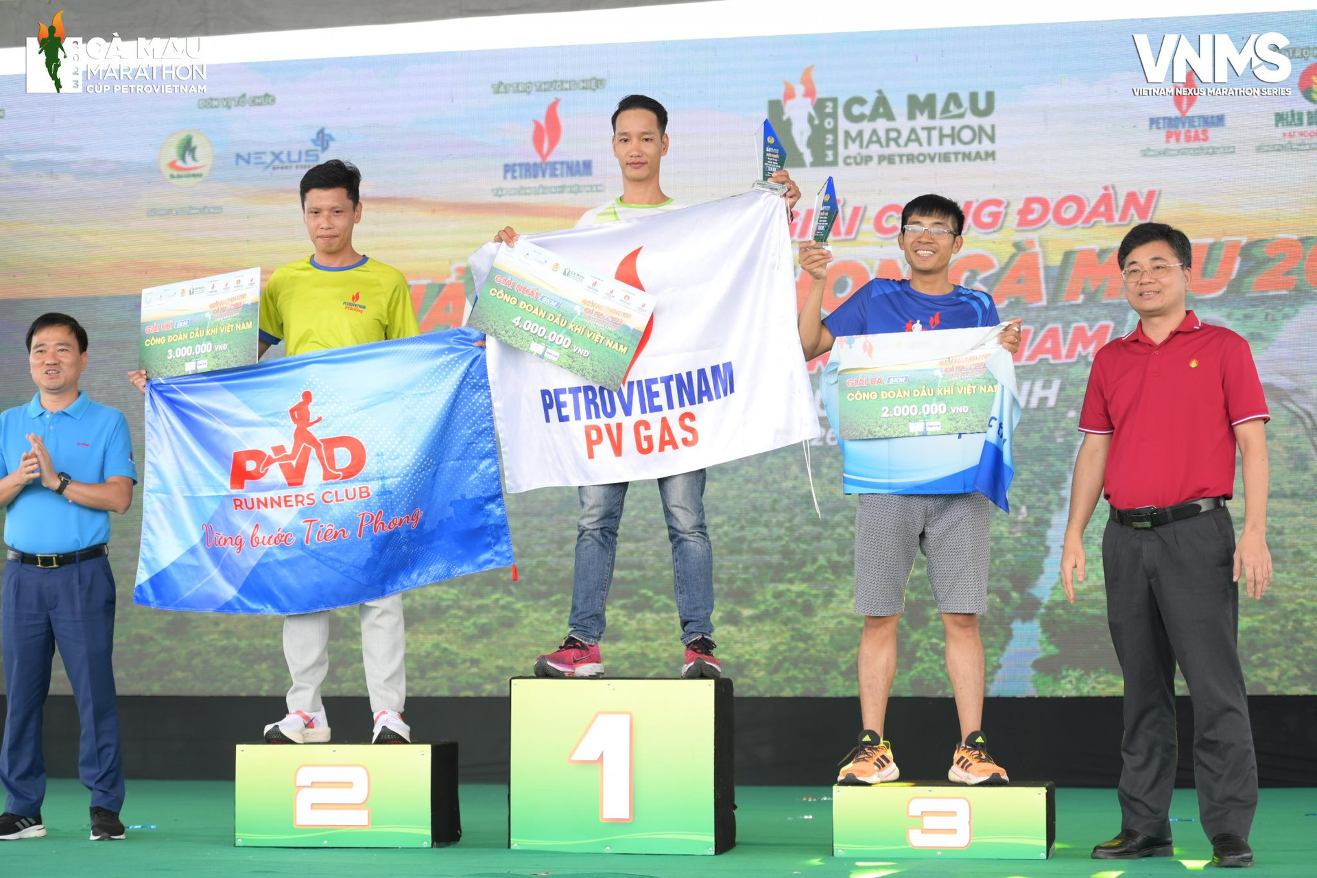 runner-vu-manh-nhat-cong-ty-cng-hang-ba-chung-cuoc-hang-nhat-cong-doan-dau-khi-cu-ly-nam-5km.jpg