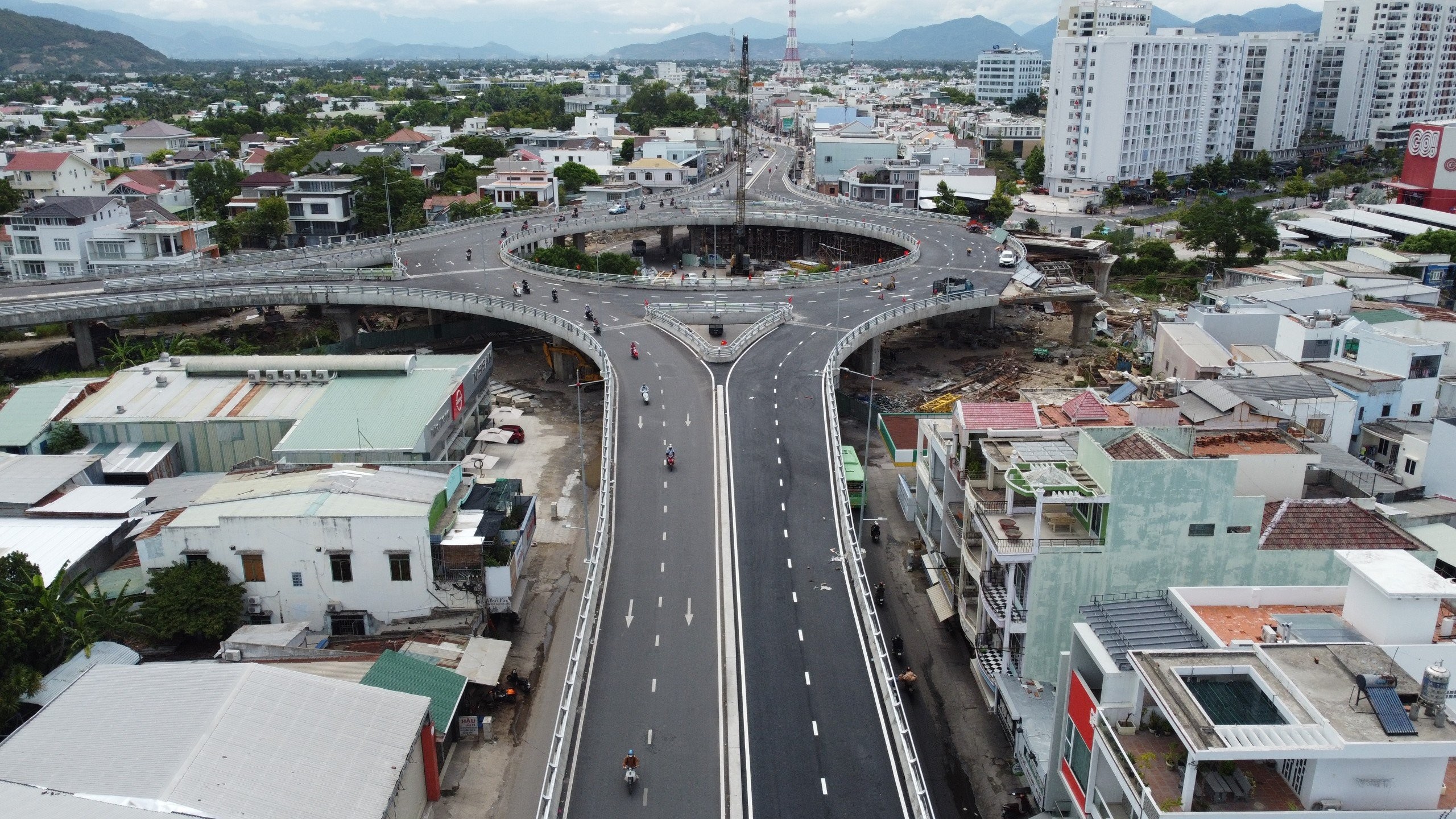 Dự án Nút giao Ngọc Hội hông xe kết nối giao thông 3/4 nhánh (các nhánh N1, N2, N3) và Vòng xuyến vào ngày 2/9/2023.