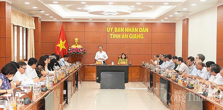 Toàn cảnh buổi làm việc