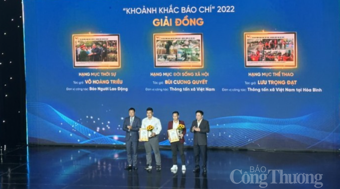 Khoảnh khắc báo chí năm 2022 đã thuộc về tác phẩm